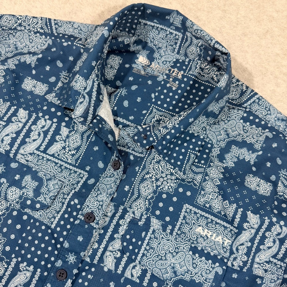 Ariat Outbound VentTEK Shirt Womens L Blue Bandana Paisley Western Roll-Tab Top